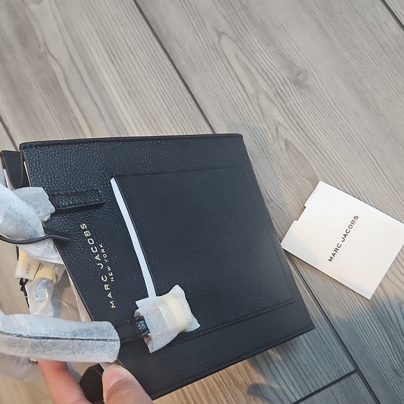 NWT. Marc Jacobs black Micro Leather Tote - Picture 4 of 6